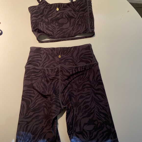 Spiritual gangster workout outfit - Picture 3 of 8